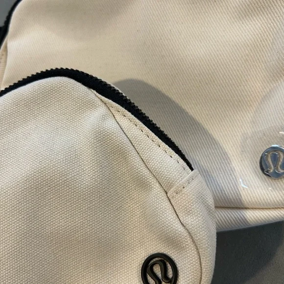 PSA Lululemon Everywhere Belt Bag Angel Wing OG vs Natural Black Extended Strap - Picture 2 of 2